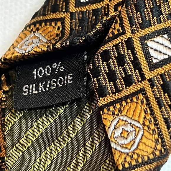 Harry Rosen Men's 100% Silk Tie - Picture 4 of 6